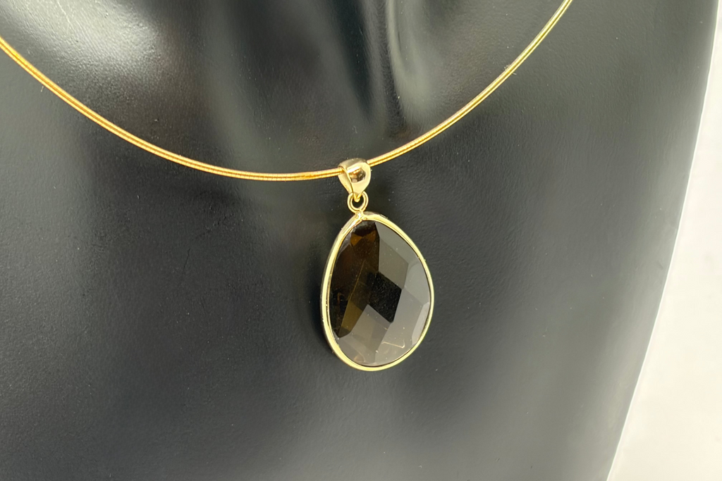 Collar Elegance