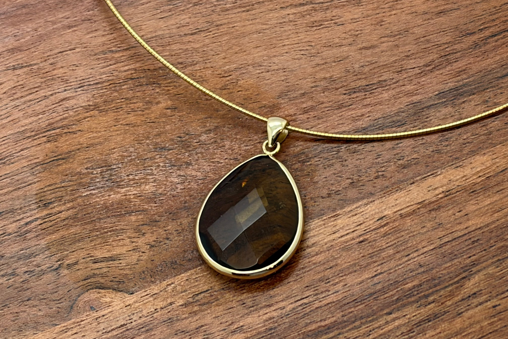 Collar Elegance