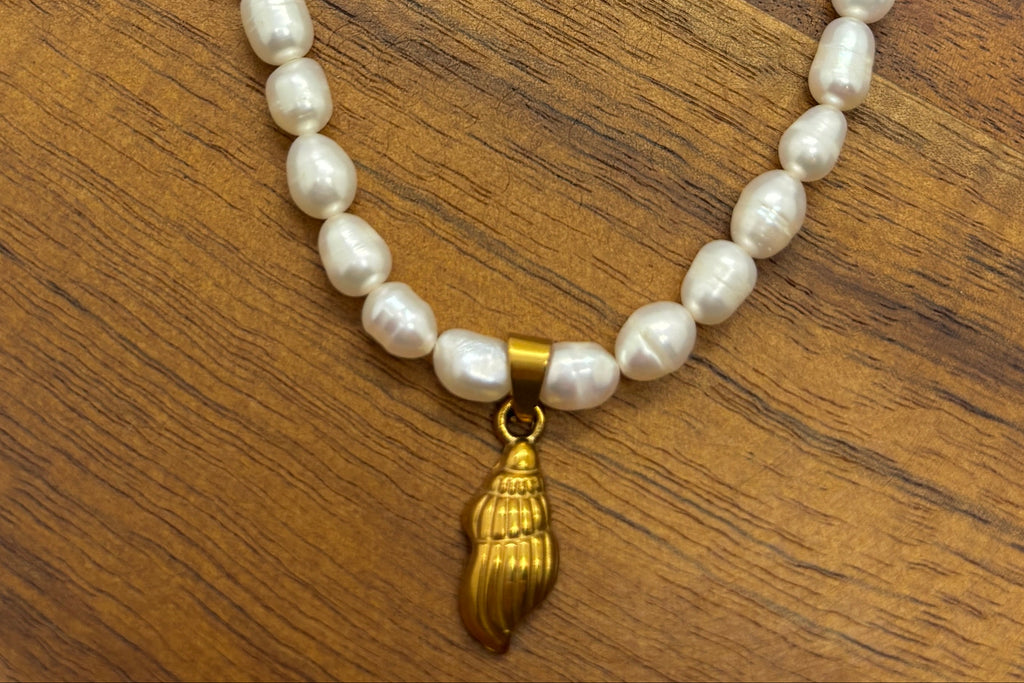 Collar Cadaqués · plano sobre madera · Pilar Bernal Jewelry